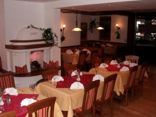 Hotel Landgasthof Zum Schildhauer Halfing Exterior photo