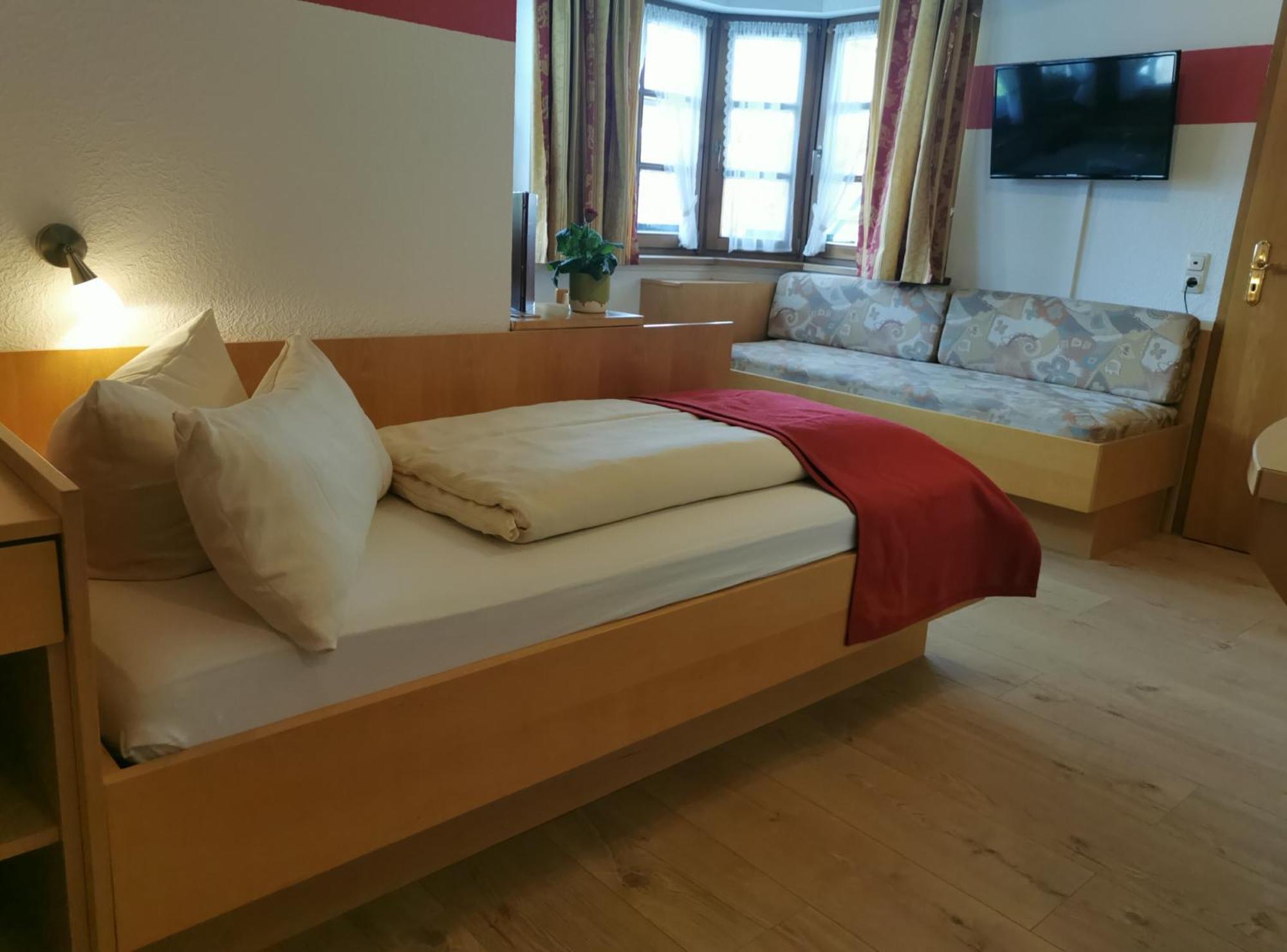 Hotel Landgasthof Zum Schildhauer Halfing Exterior photo